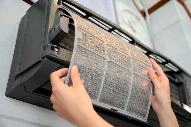 エアコンのベストなクリーニング時期は?